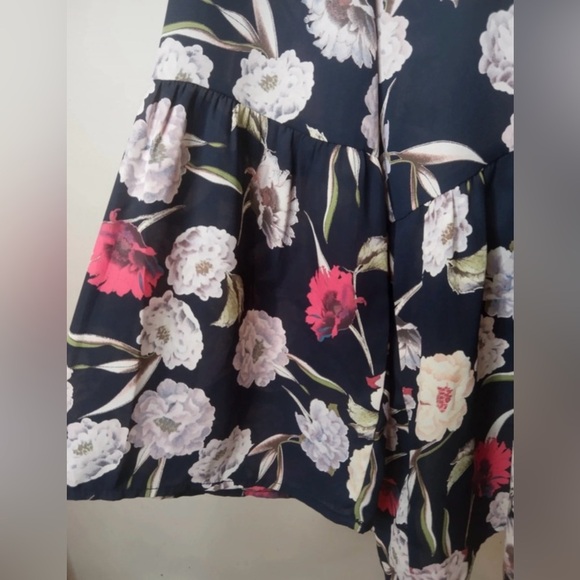 Downeast Floral Peplum Tunic Top Size XL - Picture 7 of 10